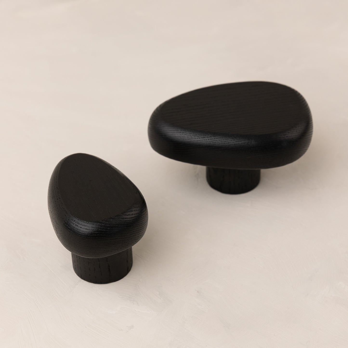 Schwarzer Wandhaken DROP