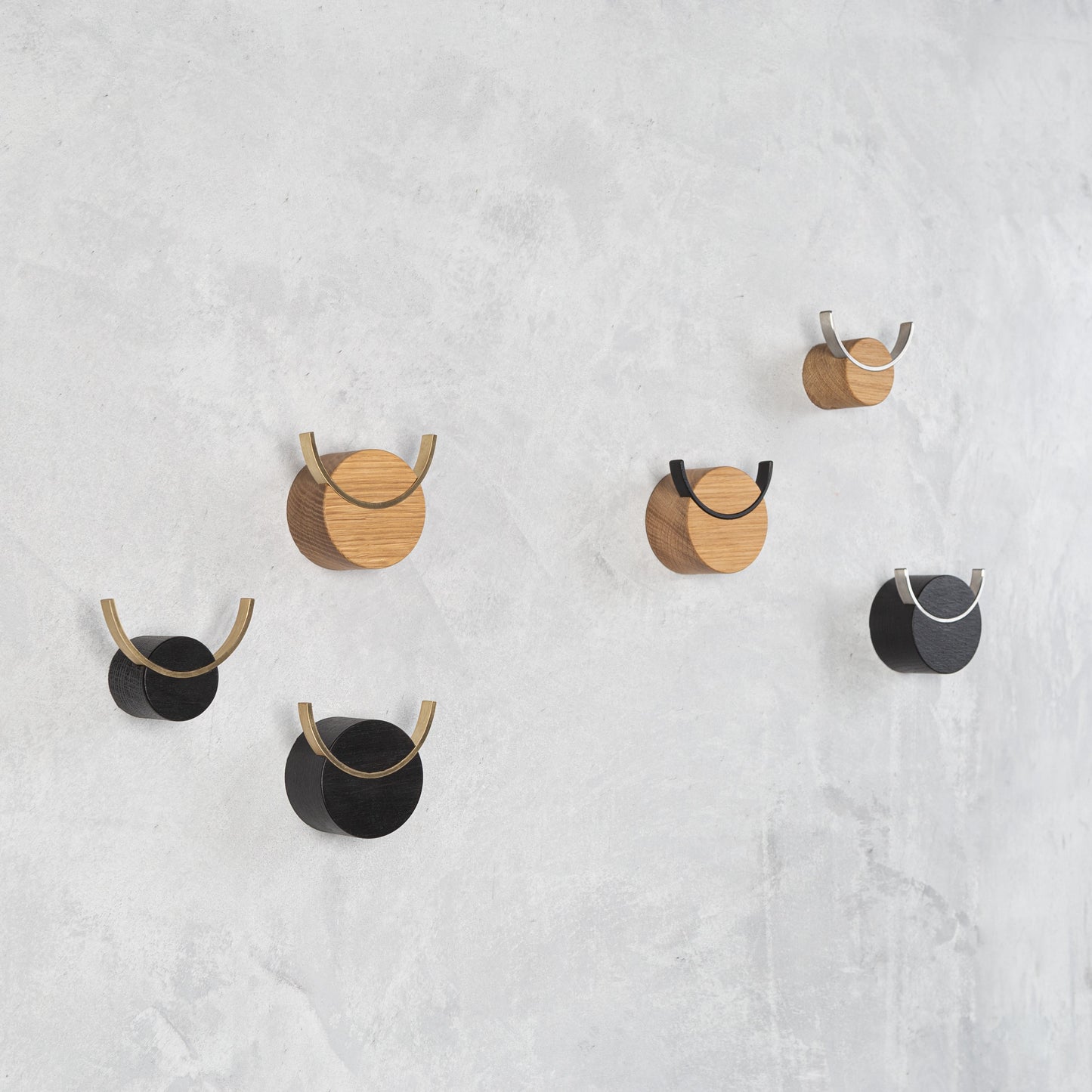 Wandhaken DEER | Schwarz lackiertes Eichenholz, Edelstahl