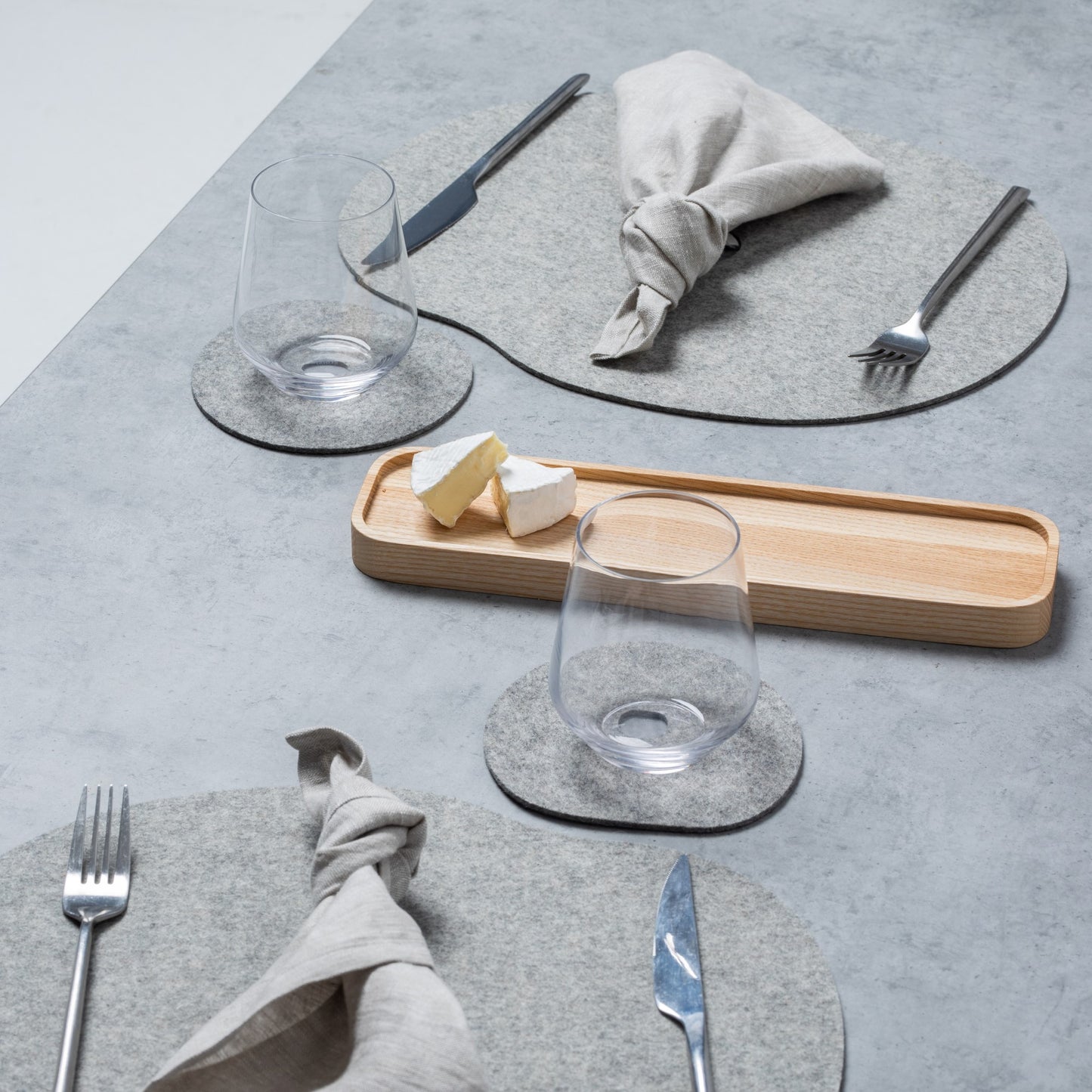 Tischsets aus Naturwollfilz MILLESTONES | Grau oder Schwarz