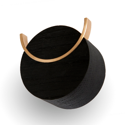 Wandhaken DEER | Schwarz lackiertes Eichenholz, Messing